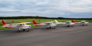 4 Cessna 152s